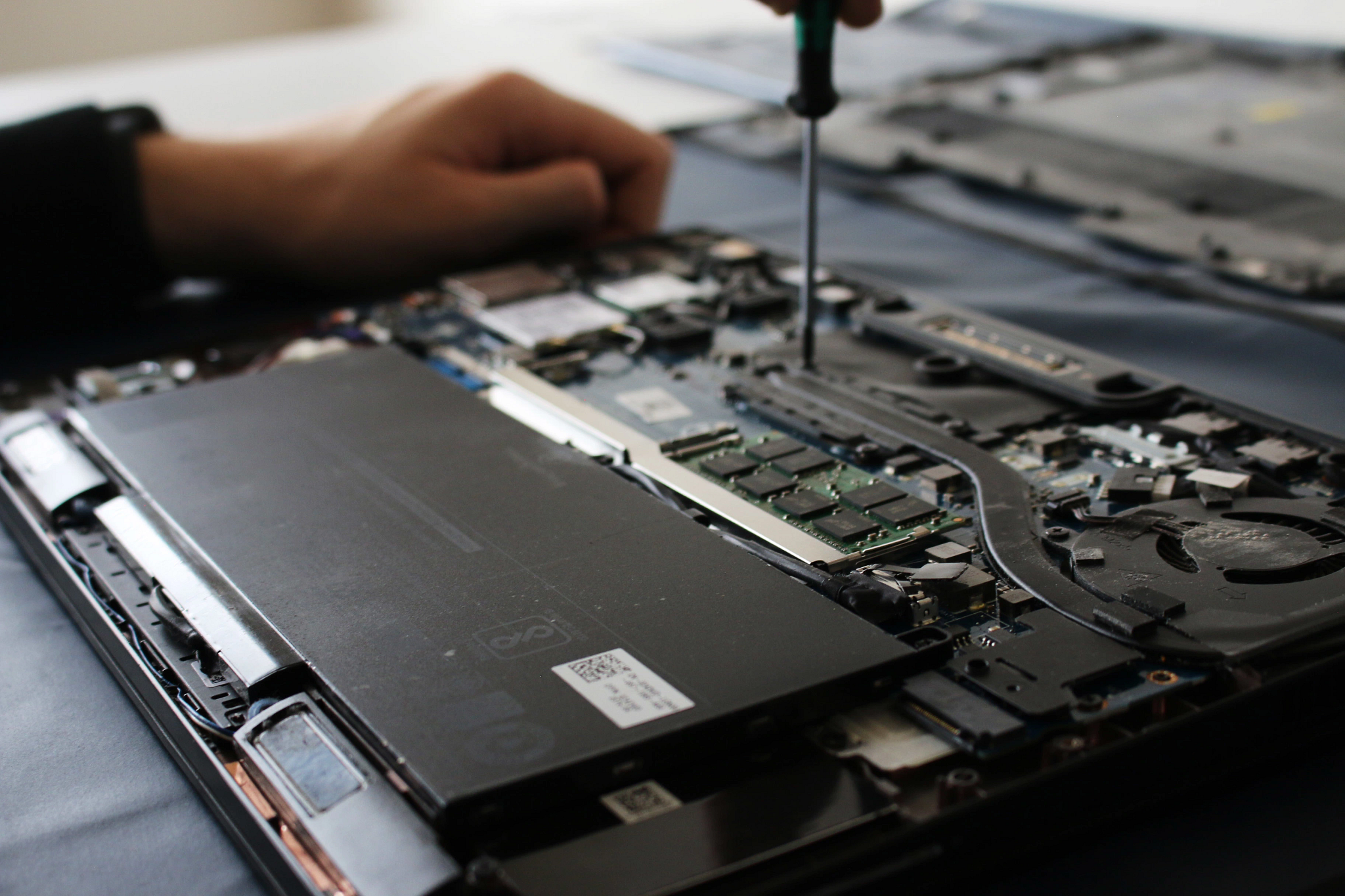 Ordenador portátil desmontado